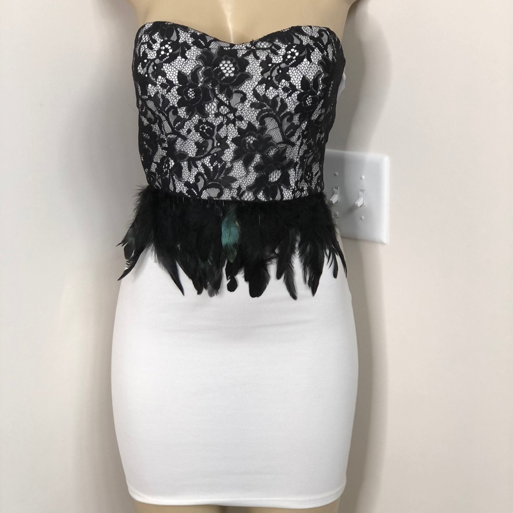 Symphony fashion white & black lace feather dress